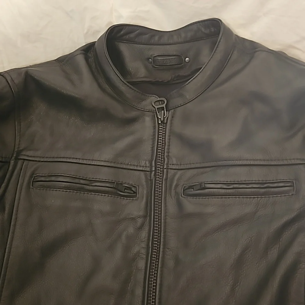 Mens Wilson's Leather Motorcycle Jacket sz MED with reflective skull detail